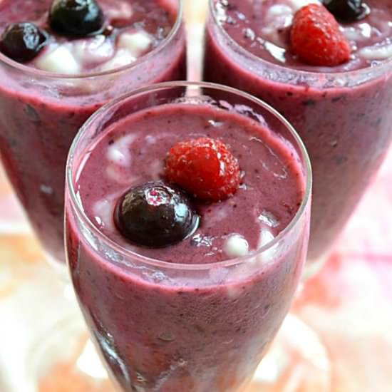 Mixed Berries ‘n’ Cream Smoothies