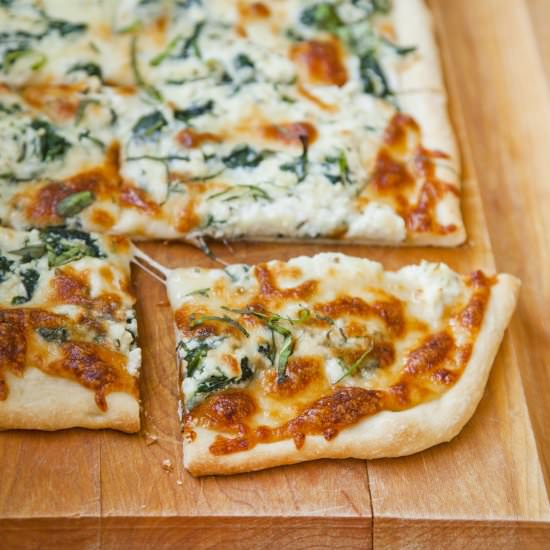3-Cheese White Pizza with Spinach