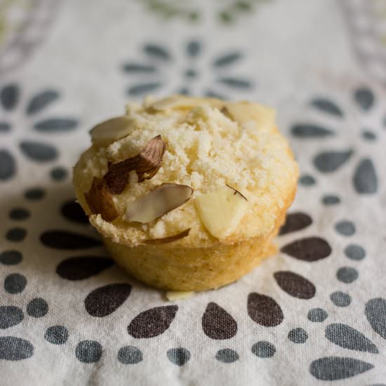 Mini Almond Streusel Yogurt Muffins