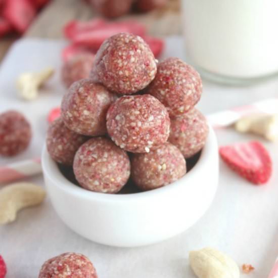 Strawberry Cream Cashew Cookie Bite