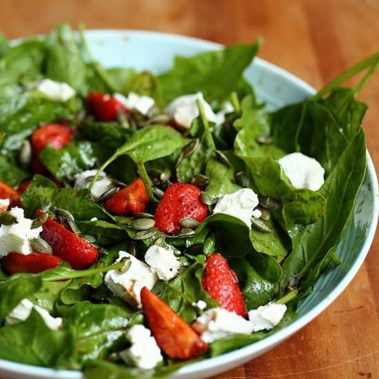 Spinach and strawberry salad