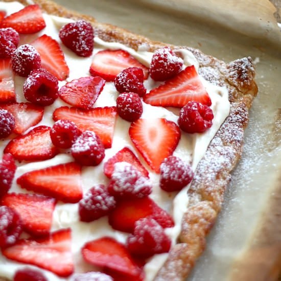 Easy Berry Cheesecake Tart