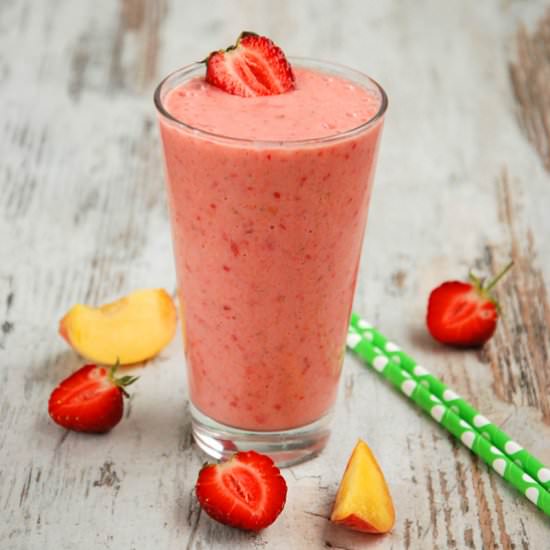 Peach and Strawberry Cocktail
