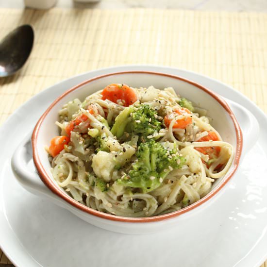 Creamy Vegan Pasta with Veggies