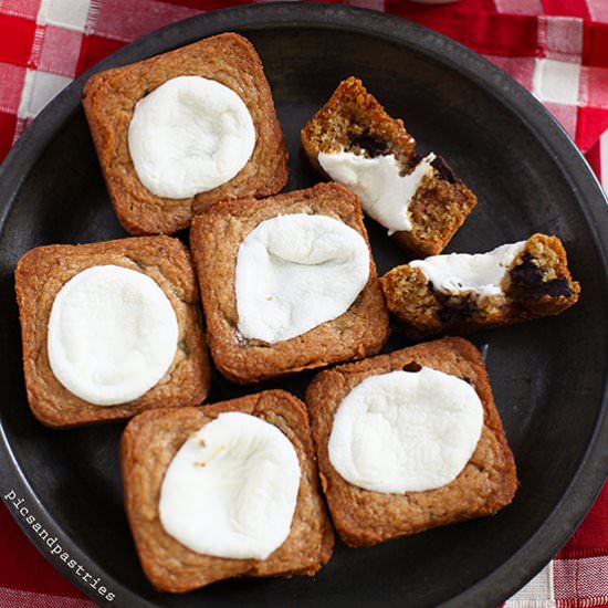 S’mores Cookie Bars