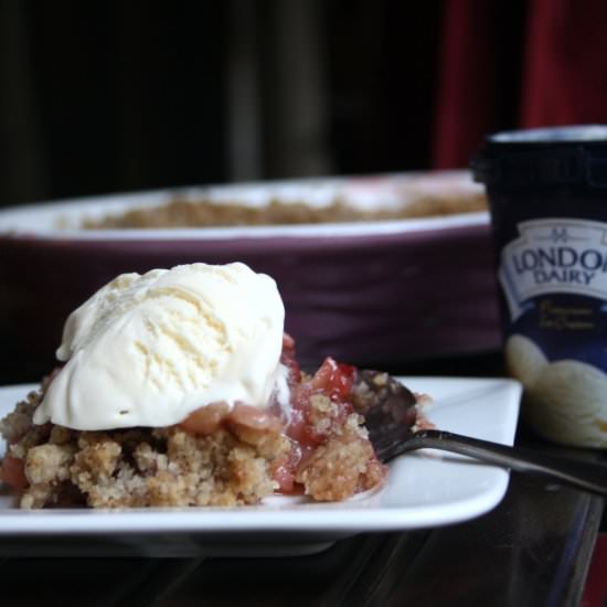 Apple Strawberry Crumble