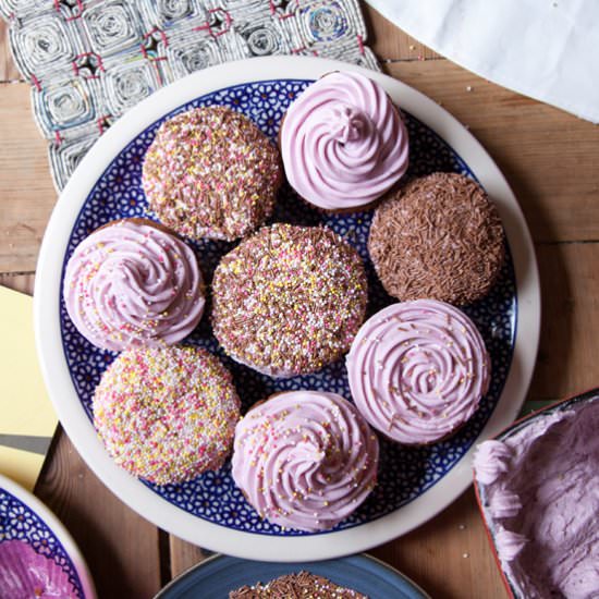 How to frost cupcakes