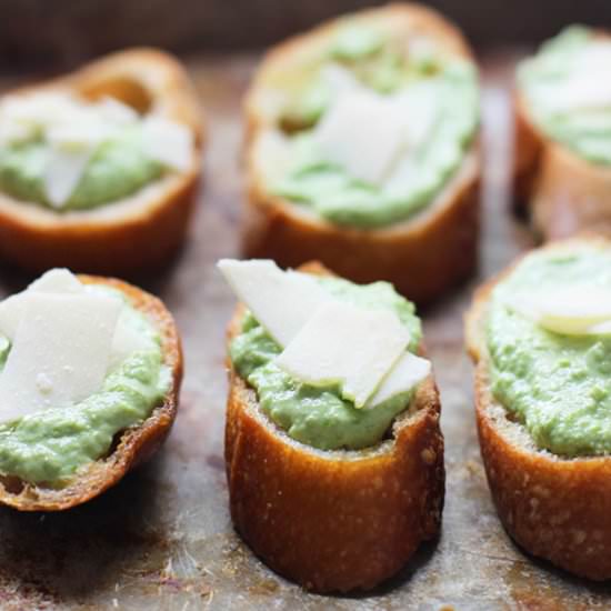 Baby Pea & Ricotta Crostini