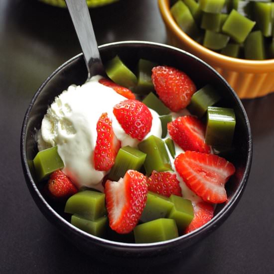 Matcha Kanten & Strawberry Parfait