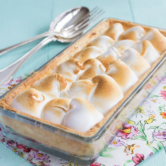 Rhubarb Pie with Meringue