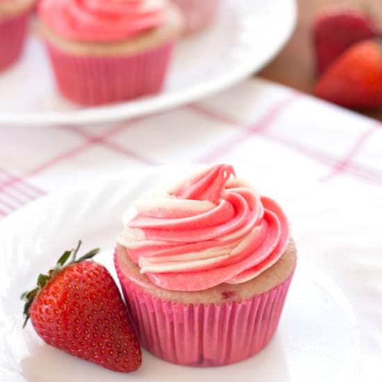 Strawberry Cheesecake Cupcakes