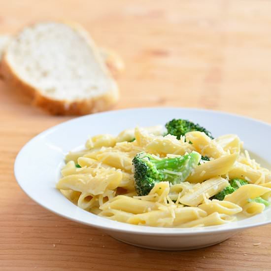 Penne Alfredo with Broccoli
