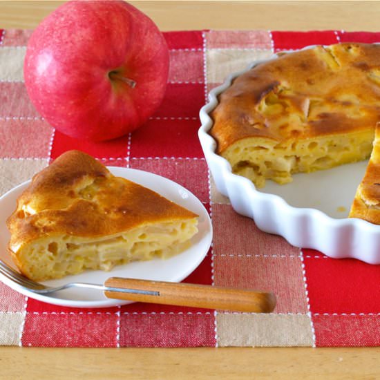 Yogurt Pomme Pomme (Apple Cake)