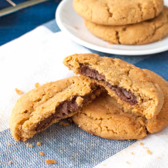 Nutella Stuffed Peanut Butter Cookies