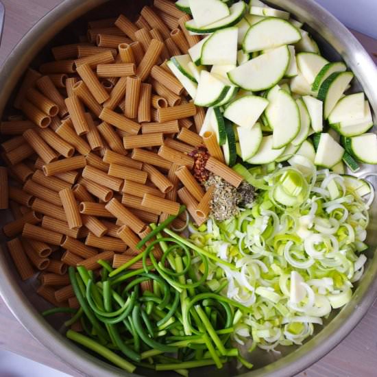 One Pot Pasta with Zucchini & Leeks