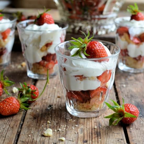 Strawberries & Cream Trifle Pots