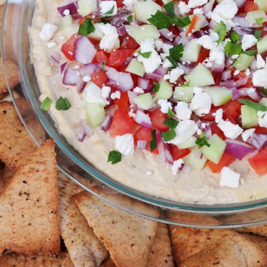 Greek Hummus Dip with Pita Chips
