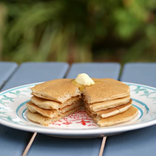 Healthy Vanilla Yogurt Pancakes