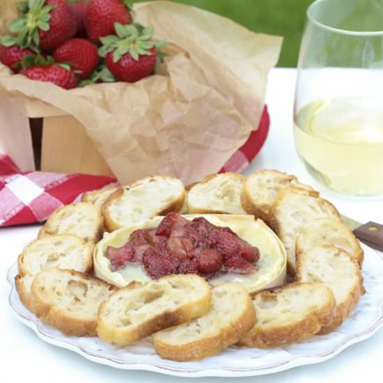 Baked Brie with Balsamic Strawberry