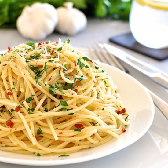 Aglio e Olio (Oil & Garlic Pasta)