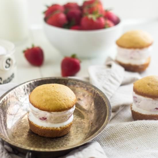 Strawberry Cheesecake Sandwiches