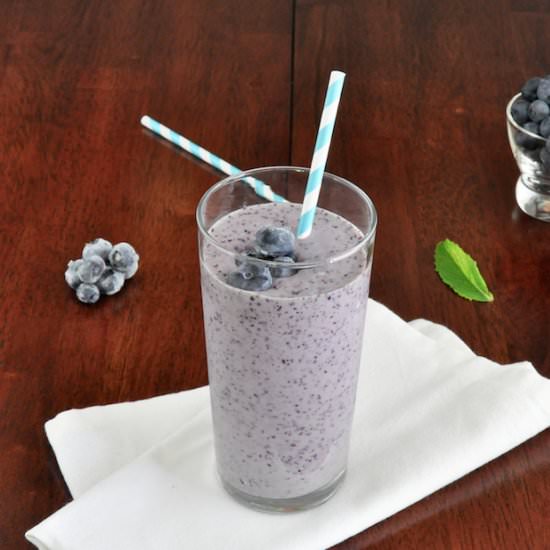 Creamy Delicious Blueberry Smoothie