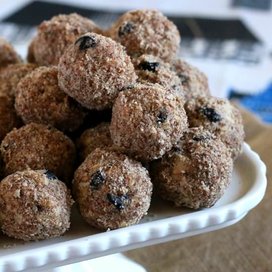 Blueberry Almond Energy Balls