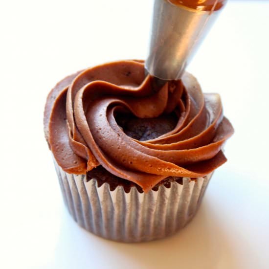 Cupcake Decorating Tutorial