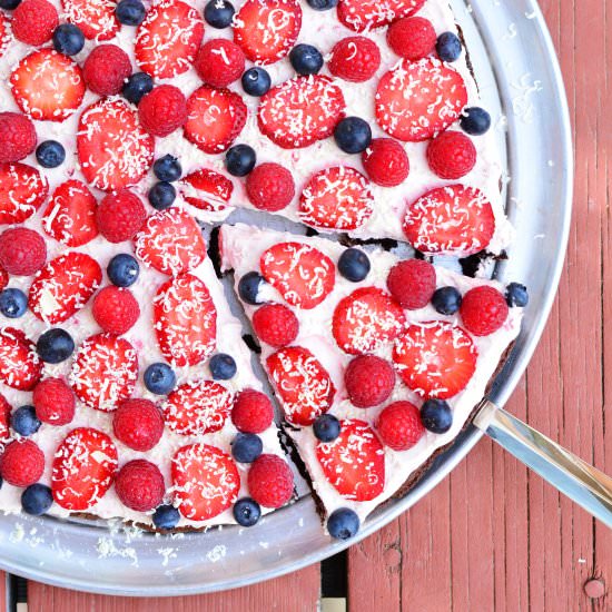 Berry Patch Brownie Pizza