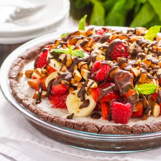 Healthy No Bake Chocolate Berry Pie