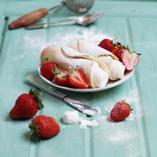 Strawberry Cannoli