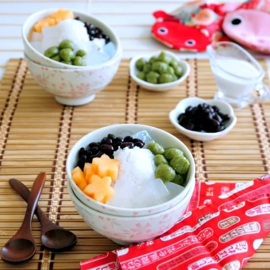 Coconut Shaved Ice w/ Matcha Mochi