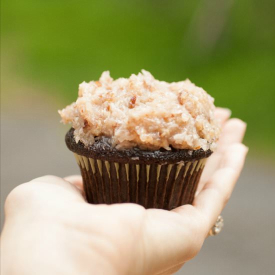 GERMAN CHOCOLATE CUPCAKES