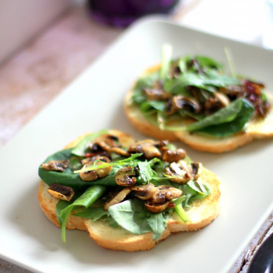 Roasted Garlic-Mushroom Toast