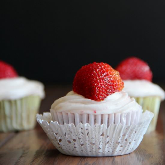Fresh Strawberry Cupcakes