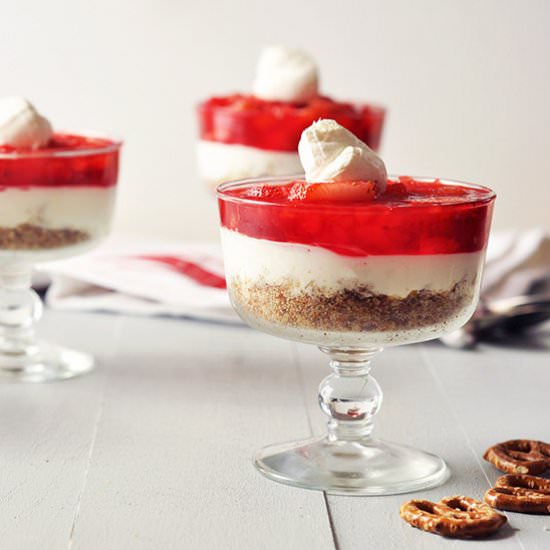 Strawberry Pretzel Jello Salad