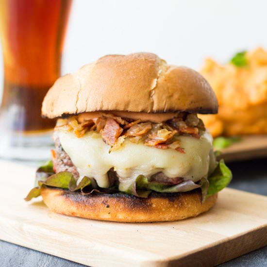 Bacon Burgers with a Sriracha Sauce