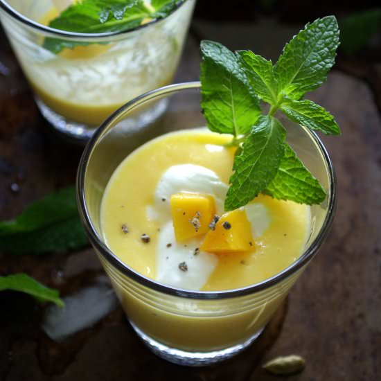 Mango lassi