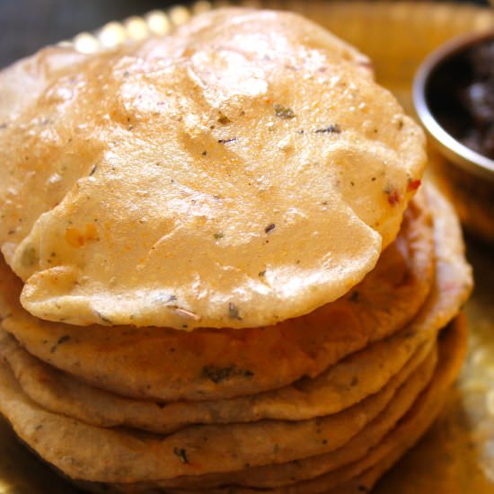 Masala Cheese Garlic Poori