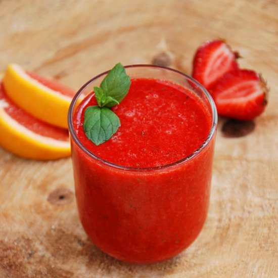 Strawberry and Grapefruit Smoothie