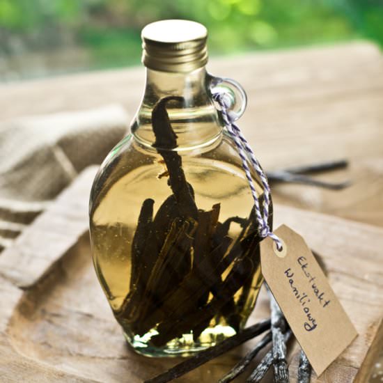 How to Make Vanilla Extract