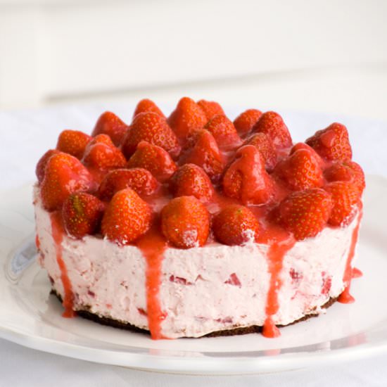Strawberry-Mascarpone Cake