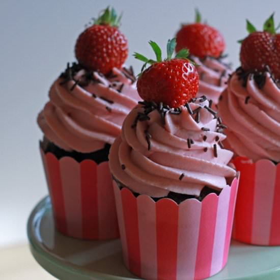 Nutella Strawberry Cupcakes