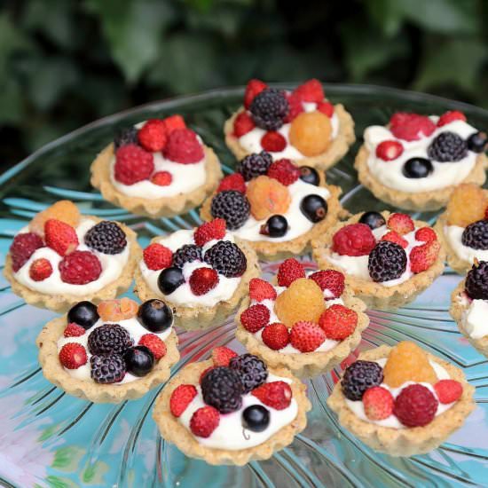 Berry and mascarpone tartlets