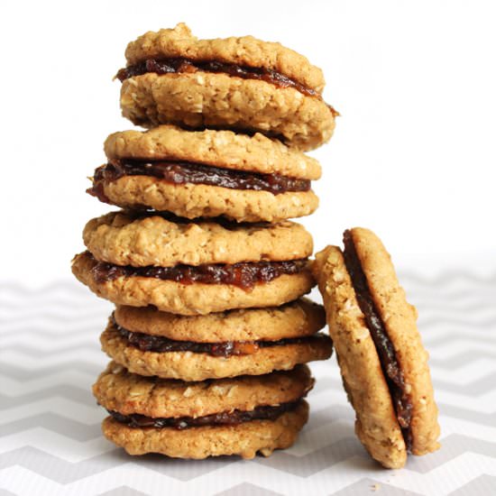 Date-Filled Oatmeal Sandwich Cookie