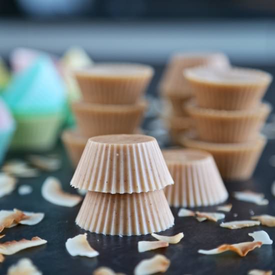 Keto Coconut Fat Bombs