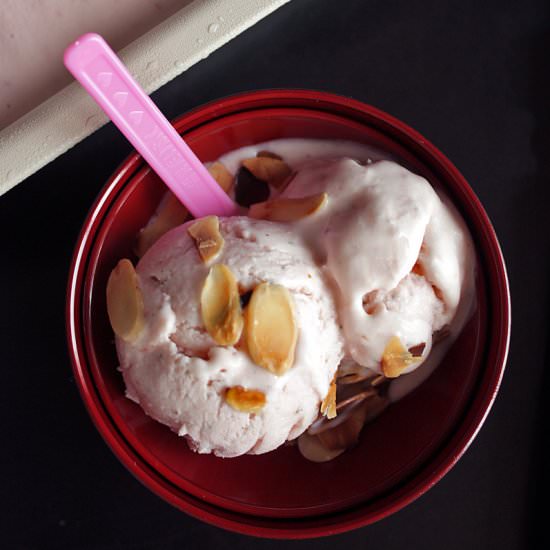 No churn strawberry ice cream