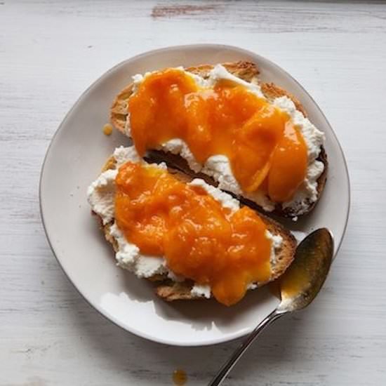 Apricot and Ricotta Tartines