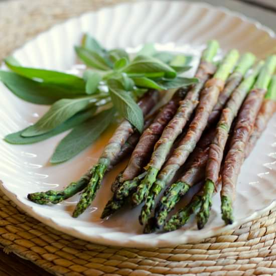 GRILLED ASPARAGUS WITH PROSCIUTTO
