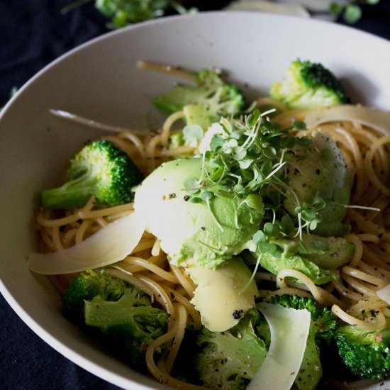 Spaghetti with Broccoli and Avocado